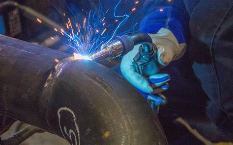 A diferença entre soldas fixas, soldas e soldas pré-fabricadas na soldagem de dutos